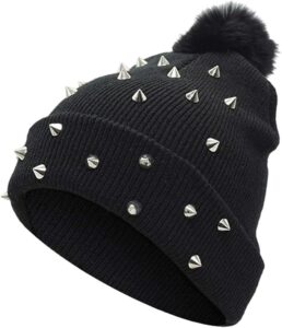 Gorro punk negro con tachuelas plateadas